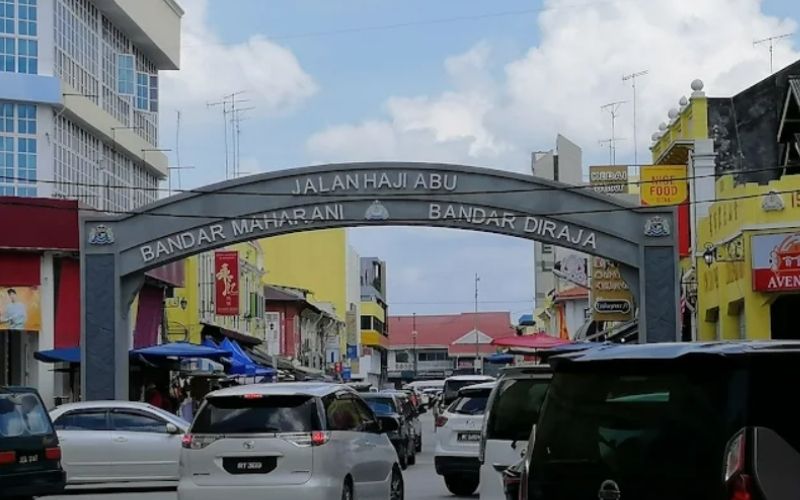 Food Street Jalan Haji Abu 麻坡贪吃街 5
